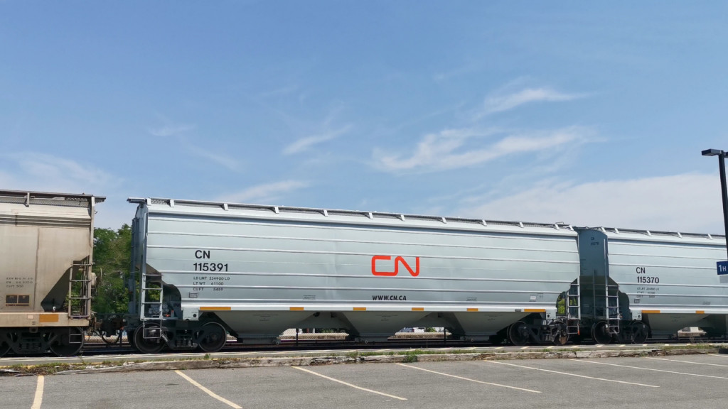 CN 115391